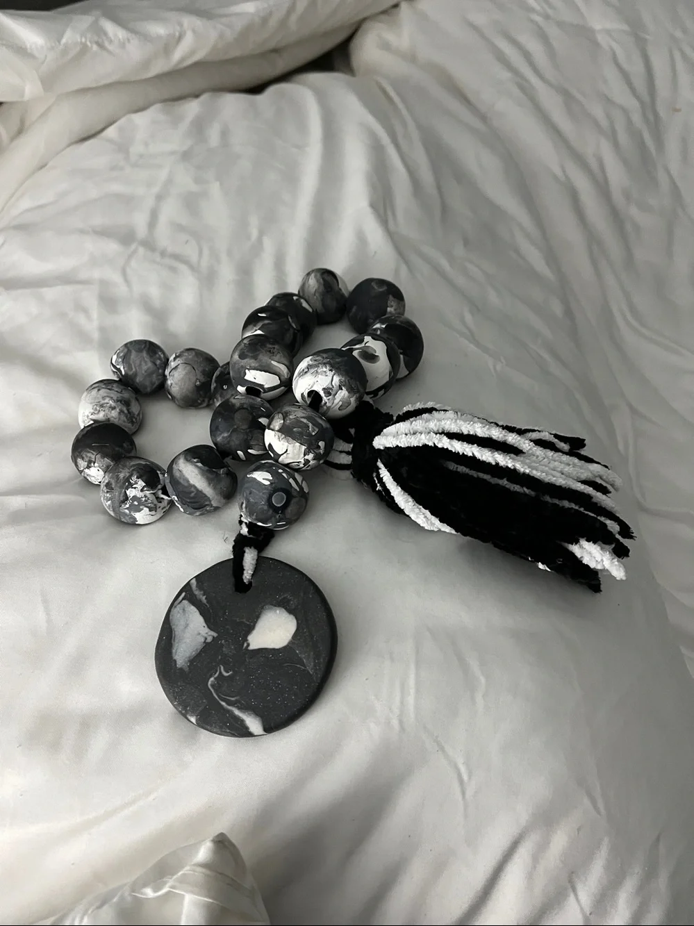 Marble-Effect Bead Tassel Wall Hanging in Black & White